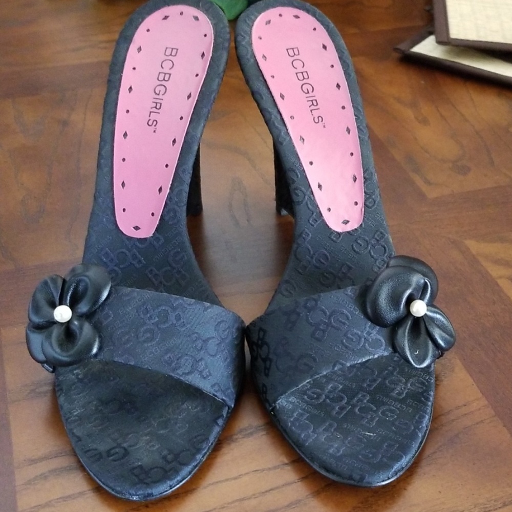 BCBG Rischia Black Logo sandals